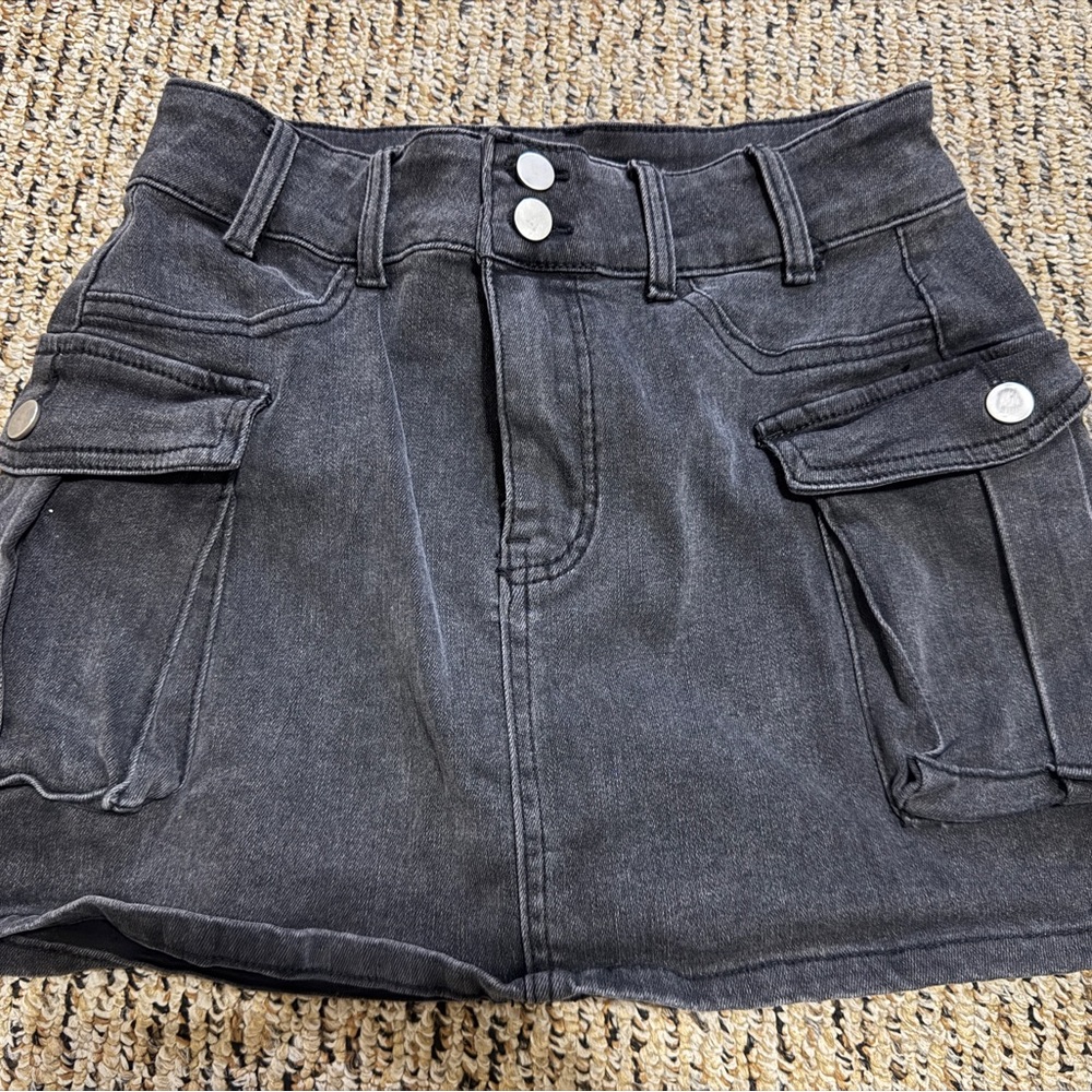 Y2K BLACK CARGO MINI SKIRT